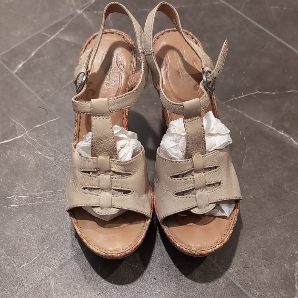 Born Taupe Leather Espadrille Sandals